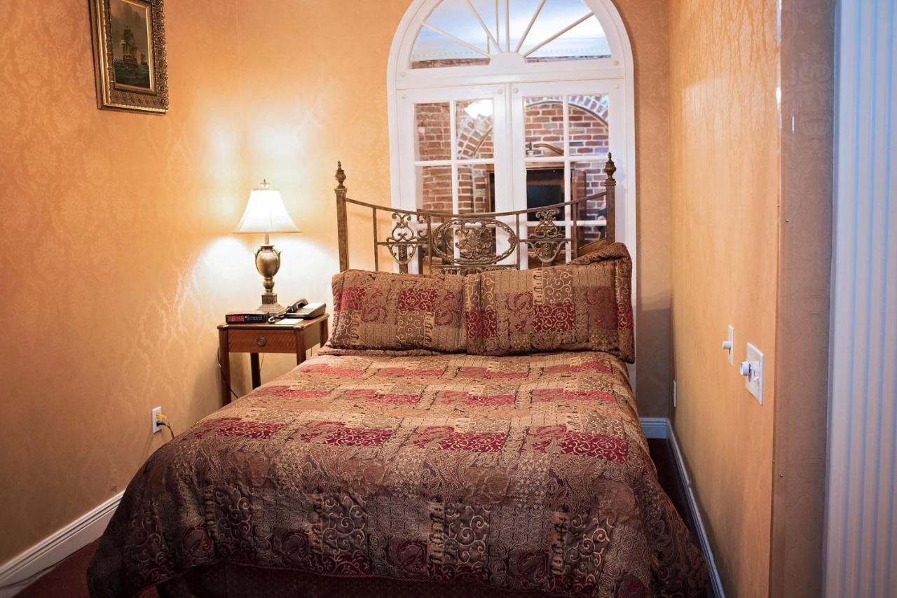 Quarter House Suites Ню Орлиънс Екстериор снимка